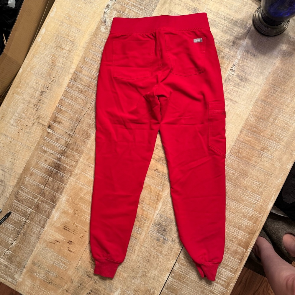 Women’s Winning Red Zamora - Petite Jogger Scrub Pants - XXS - Picture 2 of 4